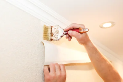 Pose de papier peint à Grandham — revêtements muraux et toiles de verre